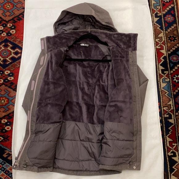 Large North Face Ski Coat - Picture 3 of 13